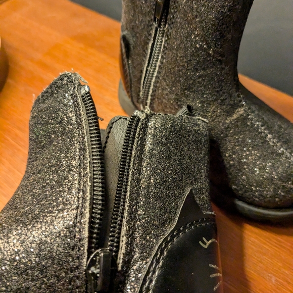 Carter's Size 5 Toddler Girls Boots - Picture 10 of 10